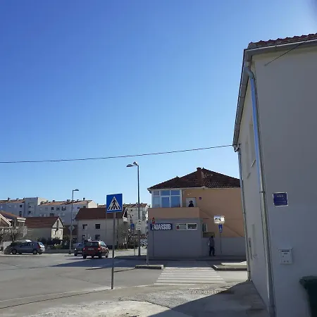 Lorena Appartement *